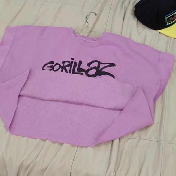 Official Gorillaz Oversized Cropped Short Sleeve Sweater by Urban Outfitters - Picture 3 of 3